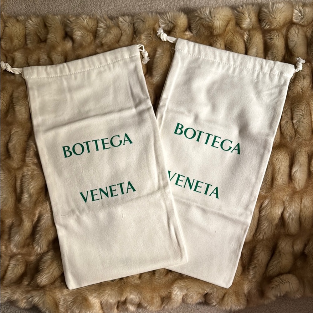 Brand new Bottega Veneta Cream Dust Bags with Green Logo